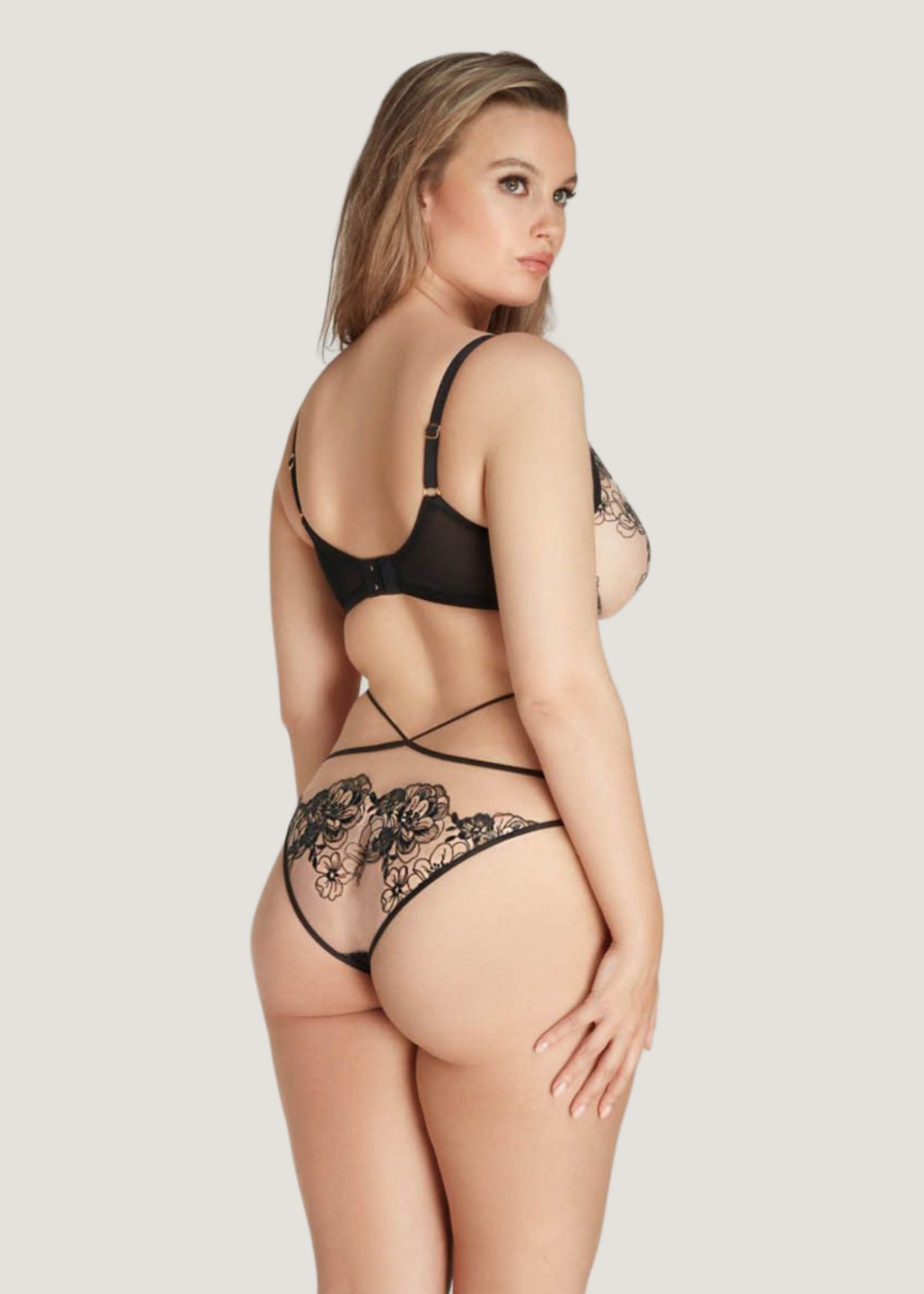 Agent Provocateur Kalia Plunge Bra (Black) | Avec Amour Luxury Lingerie
