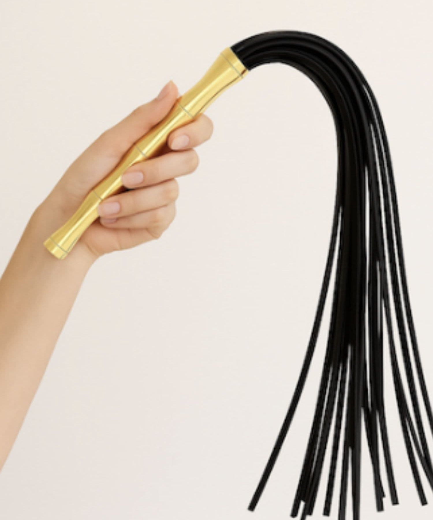 SPANK ME Bondage Gift Set (Medium) | AVAM Molten Choker, AVAM Flogger, Bondage Rope