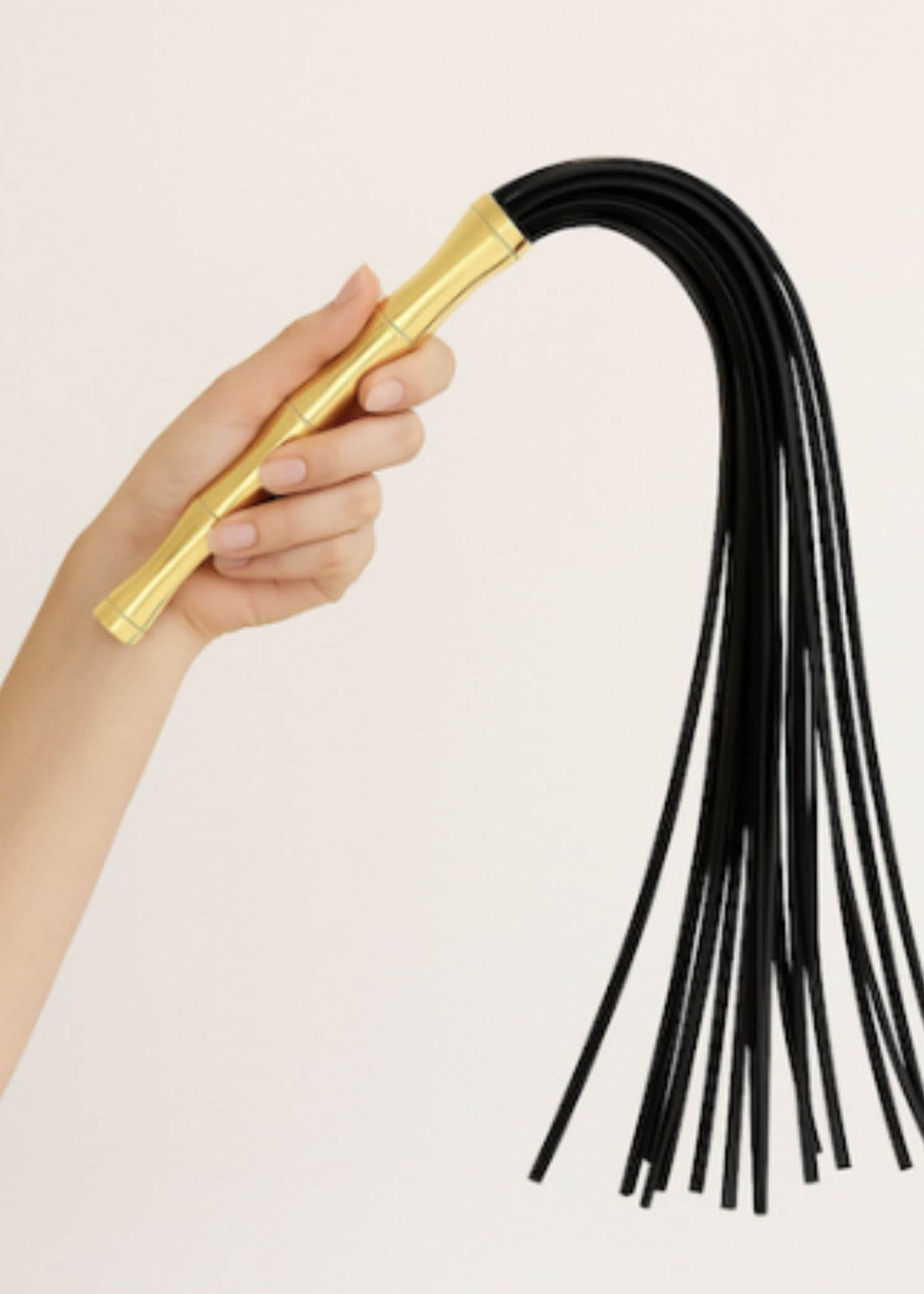 SPANK ME Bondage Gift Set (Medium) | AVAM Molten Choker, AVAM Flogger, Bondage Rope