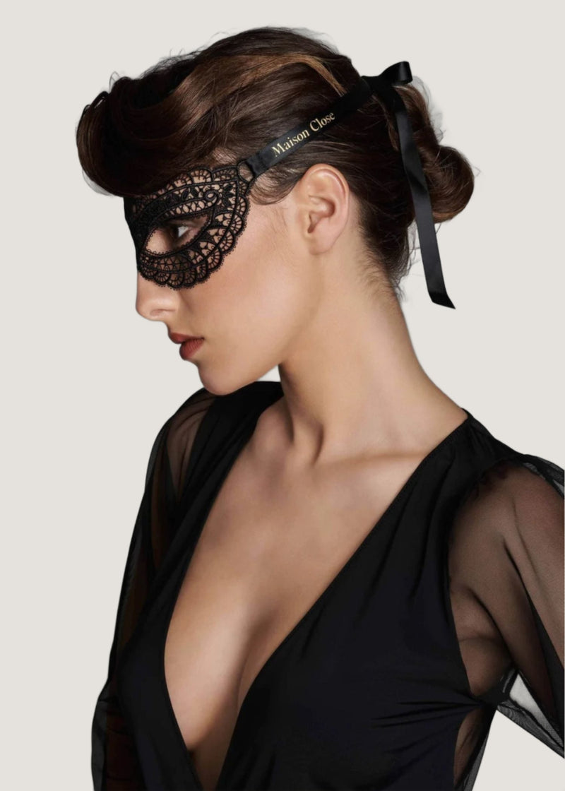 Maison Close Le Ravissant Les Romantiques Mask (Black) | Avec Amour Luxury Lingerie
