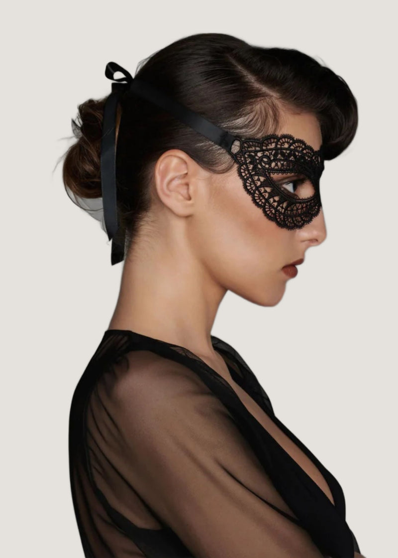 Maison Close Le Ravissant Les Romantiques Mask (Black) | Avec Amour Luxury Lingerie